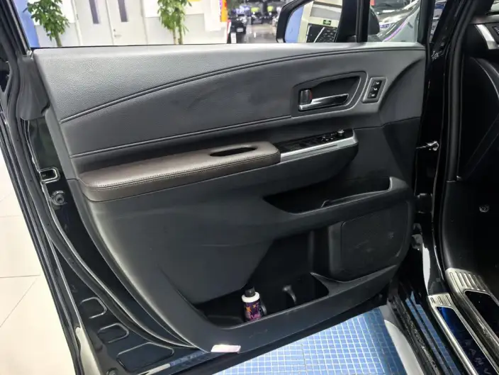 Granvia 2023 Model Intelligent Hybrid 2.5L Noble PLUS – фото 5