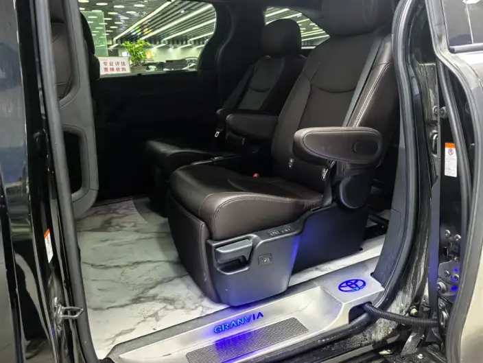 Granvia 2023 Model Intelligent Hybrid 2.5L Noble PLUS – фото 10