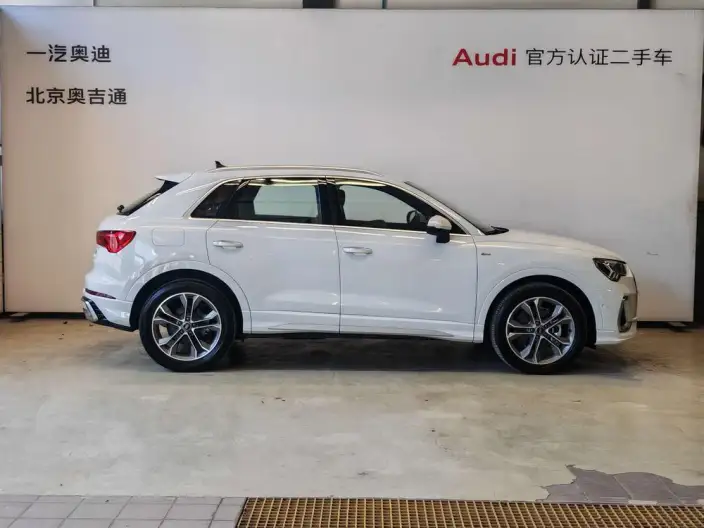 AUDI Q3 2025 Model quattro 45th Anniversary Collector Edition Edition 40 TFSI Fashion Dynamic Model – фото 5