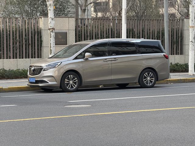 Buick GL8 2022 ES Land Premium 653T Comfort – фото 9