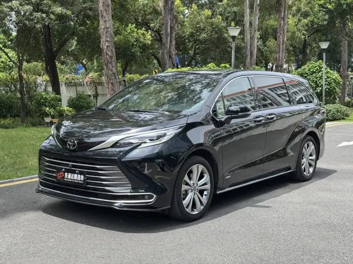 Toyota Sienna 2024 Model Hybrid 2.5L Zhen Xiang Premium Edition