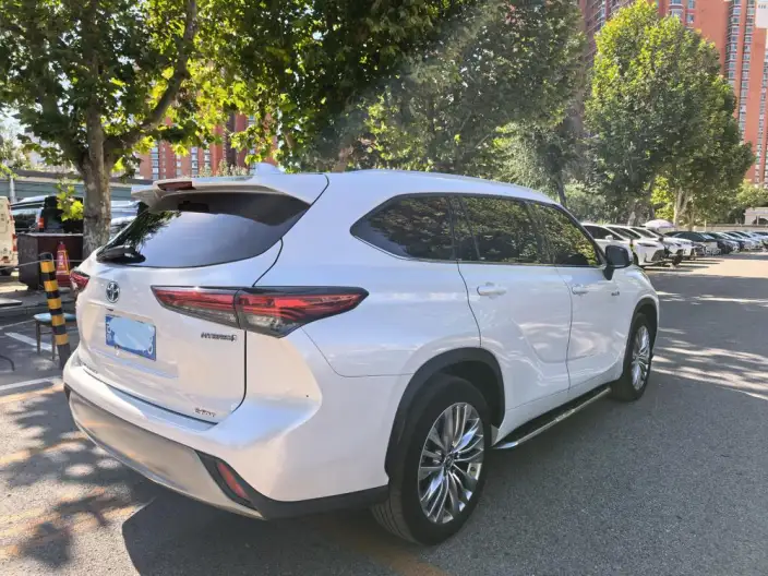 Toyota Highlander 2023 Model Hybrid 2.5L 4WD Deluxe Edition 7 seat – фото 6