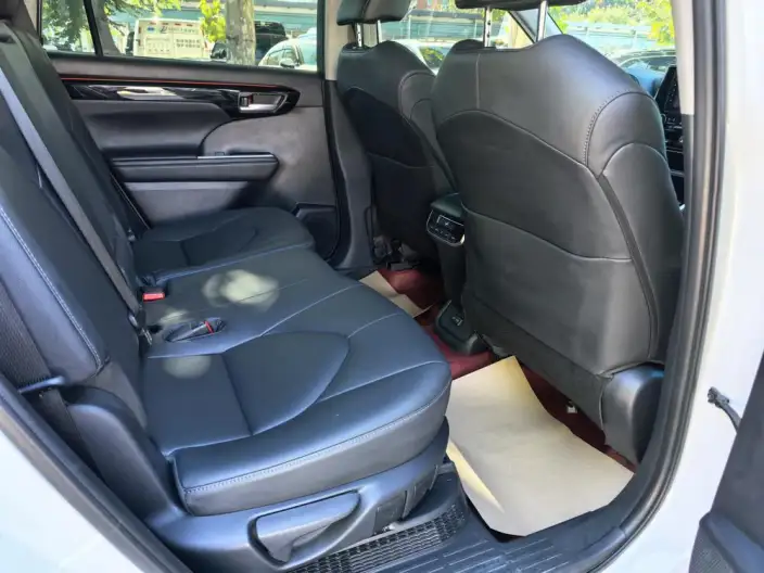 Toyota Highlander 2023 Model Hybrid 2.5L 4WD Deluxe Edition 7 seat – фото 9