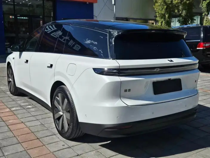 Li Auto i8 2025 Model Standard Edition – фото 4
