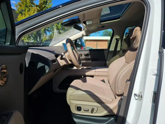 Li Auto i8 2025 Model Standard Edition – фото 8