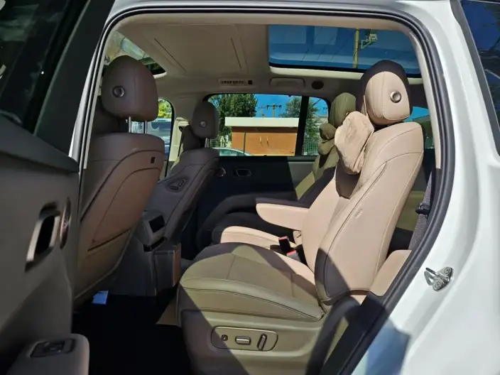 Li Auto i8 2025 Model Standard Edition – фото 9