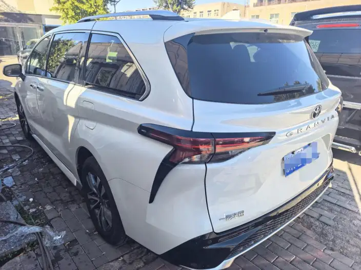 Granvia 2024 Model Intelligent Hybrid 2.5L 2WD Deluxe Edition – фото 3