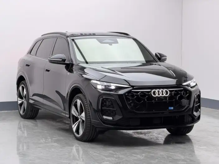 Audi Q5L 2026 Model 2.0T Smart Hybrid Exclusive Model – фото 3