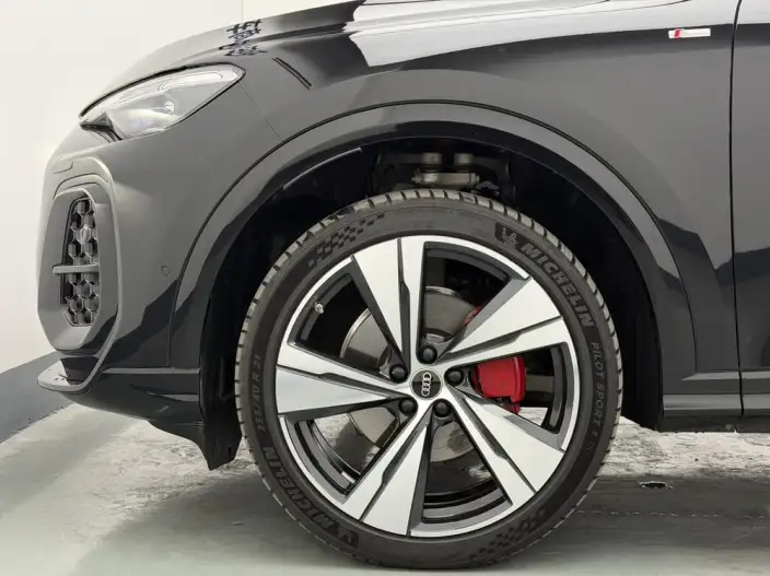 Audi Q5L 2026 Model 2.0T Smart Hybrid Exclusive Model – фото 7