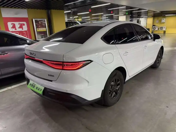 BYD Seal 05DM 2026 Model DM-i 128KM Luxury Model – фото 5
