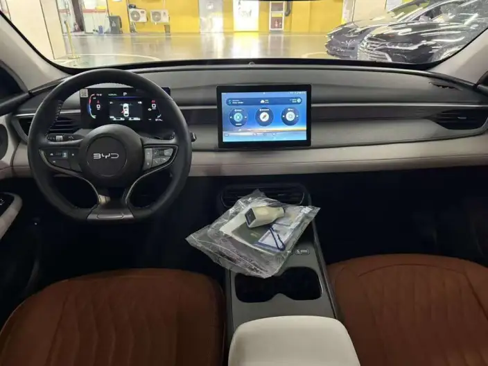BYD Seal 05DM 2026 Model DM-i 128KM Luxury Model – фото 9