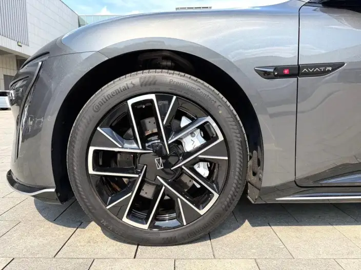 Avita 06 2025 Model Ultra 4WD EV Edition – фото 9