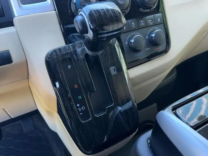 Hiace 2024 Model 3.5L Automatic Rear Drive 10 seat Parallel Imported – фото 10