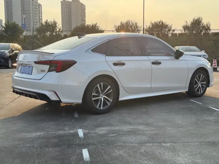 Model Ge 2022 Model 240TURBO CVT Exclusive Edition – фото 6