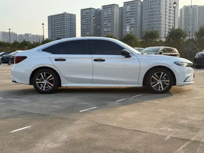 Model Ge 2022 Model 240TURBO CVT Exclusive Edition – фото 7