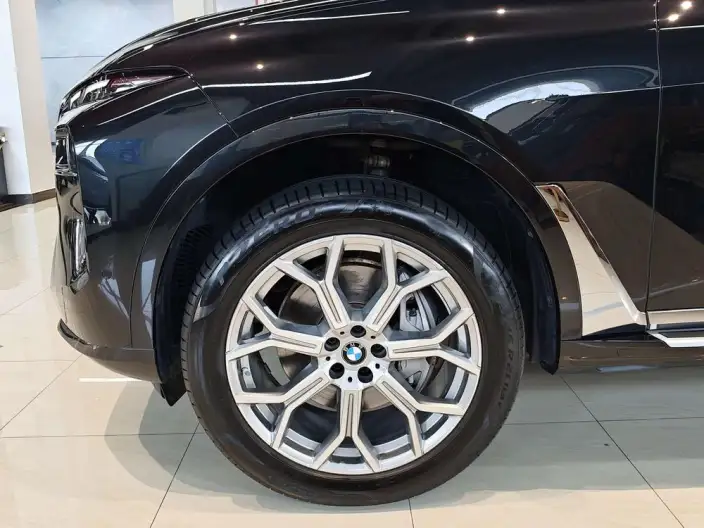 BMW X7 2023 Model xDrive40i Leading Model Luxury Set – фото 9