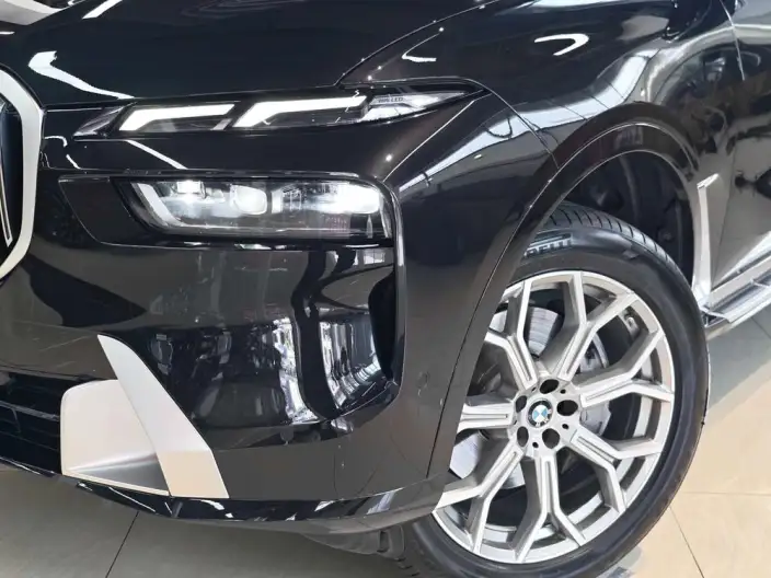 BMW X7 2023 Model xDrive40i Leading Model Luxury Set – фото 10