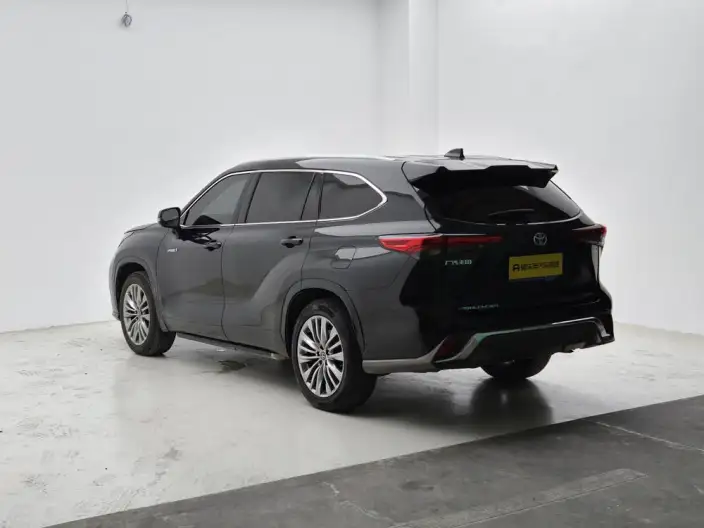 Toyota Highlander 2022 Model Hybrid 2.5L 4WD Premium Edition 7 seat – фото 5
