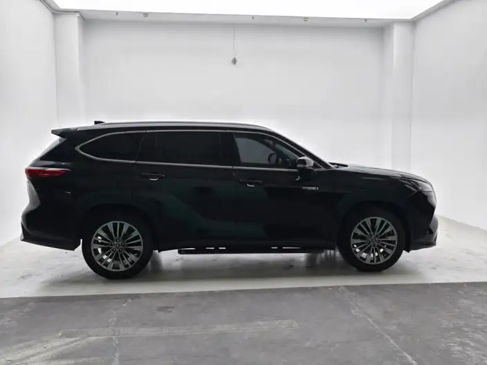 Toyota Highlander 2022 Model Hybrid 2.5L 4WD Premium Edition 7 seat – фото 8