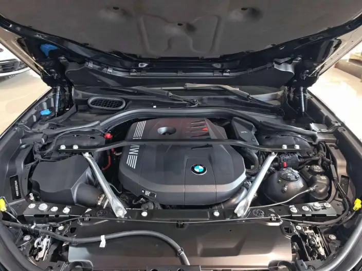 BMW 7 Series 2023 Model 740Li Leading Model M Sports Set – фото 6