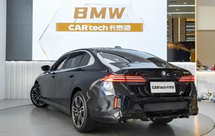 BMW 5 Series 2025 Model 530Li Leading Model M Sports Set – фото 4