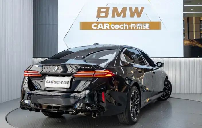 BMW 5 Series 2025 Model 530Li Leading Model M Sports Set – фото 6