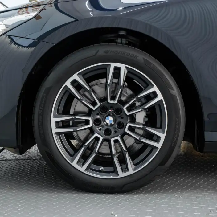BMW 5 Series 2025 Model 530Li Leading Model M Sports Set – фото 8