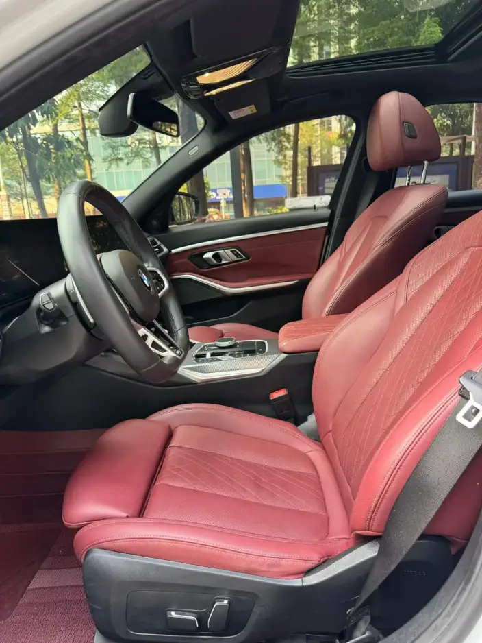 BMW 3 Series 2025 Model 330i M Sports Night Set – фото 9
