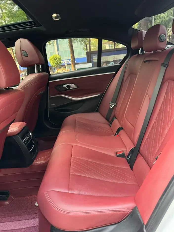 BMW 3 Series 2025 Model 330i M Sports Night Set – фото 10