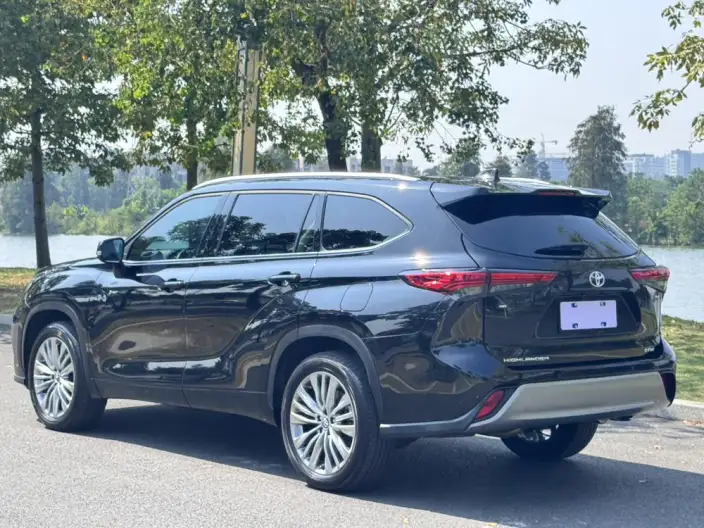 Toyota Highlander 2024 Model Hybrid 2.5L 4WD Premium Edition 7 seat – фото 4