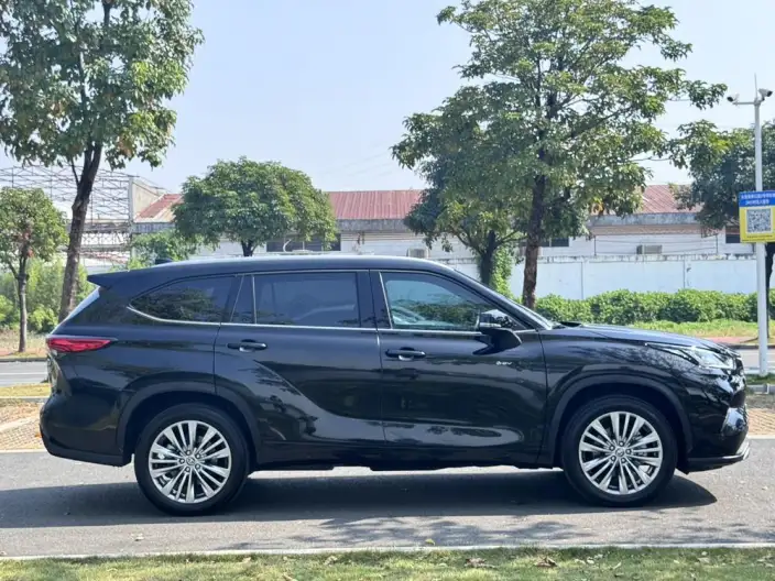 Toyota Highlander 2024 Model Hybrid 2.5L 4WD Premium Edition 7 seat – фото 7