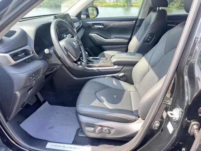 Toyota Highlander 2024 Model Hybrid 2.5L 4WD Premium Edition 7 seat – фото 10