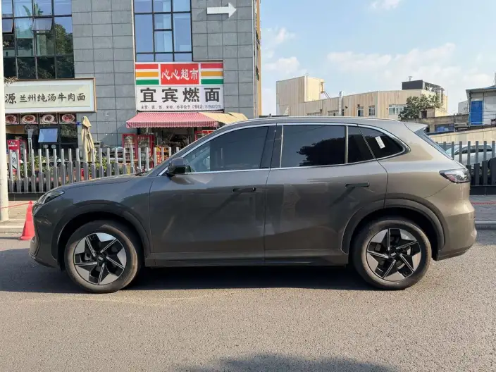 Geely Galaxy E5 2026 Model 610km Tiggo + Edition – фото 2