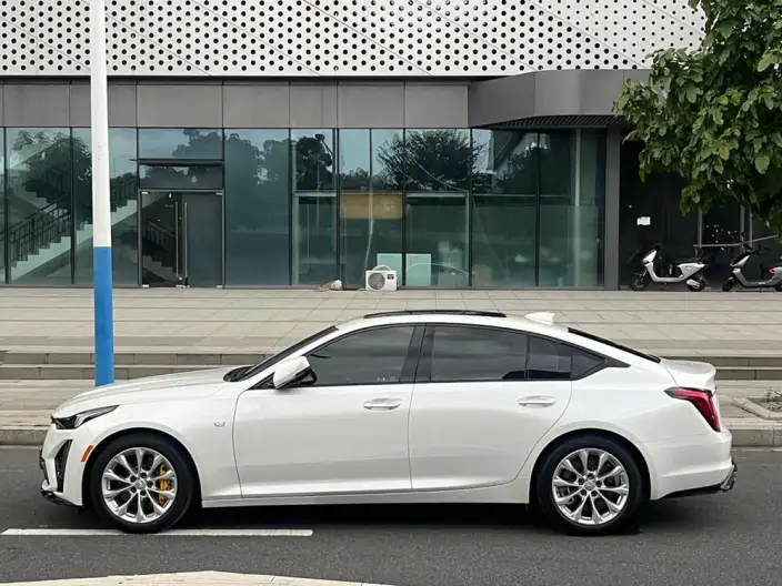 Cadillac CT5 2023 Model 28T Luxury Model Standard Edition – фото 4