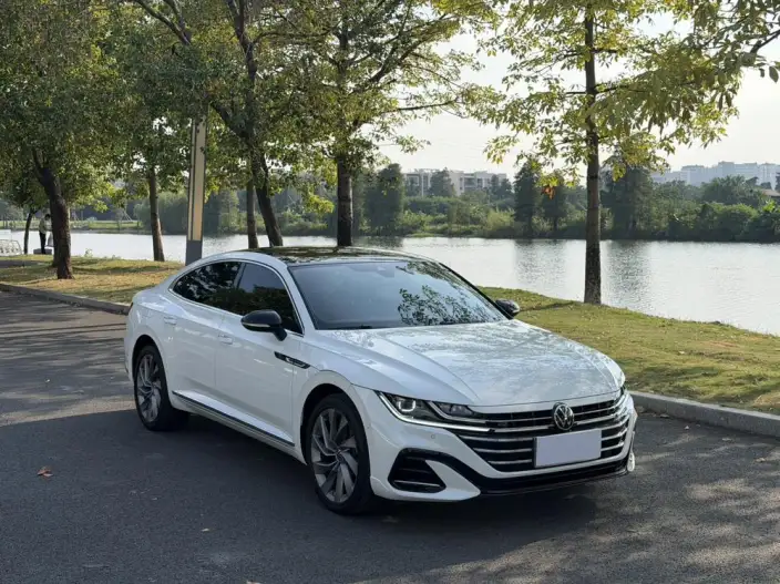 Volkswagen CC 2024 Model 380TSI Eye-catching version – фото 3