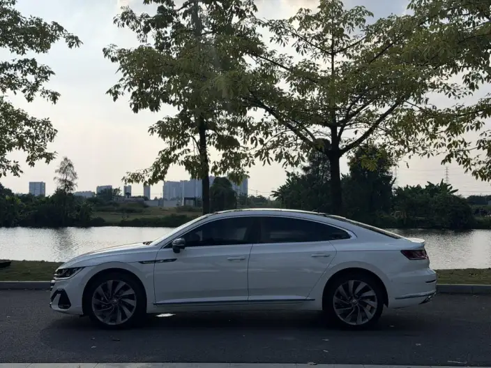Volkswagen CC 2024 Model 380TSI Eye-catching version – фото 4