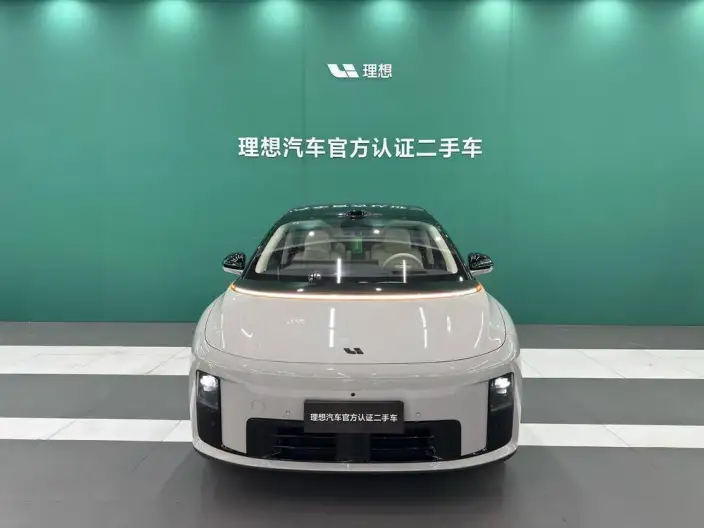 Li Auto i8 2025 Model Standard Edition – фото 2