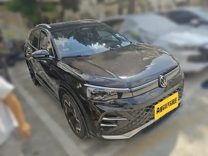 Volkswagen Tiguan L 2025 Model Pro 380TSI 2WD R-Line Smart collar Edition – фото 3