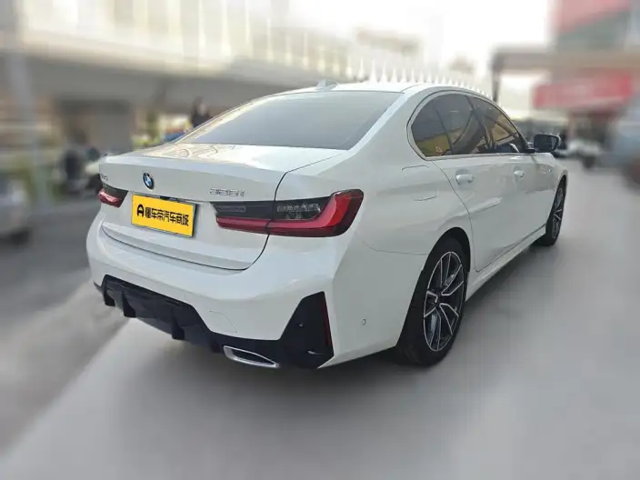 BMW 3 Series 2026 Model 325i M Sports Set – фото 2