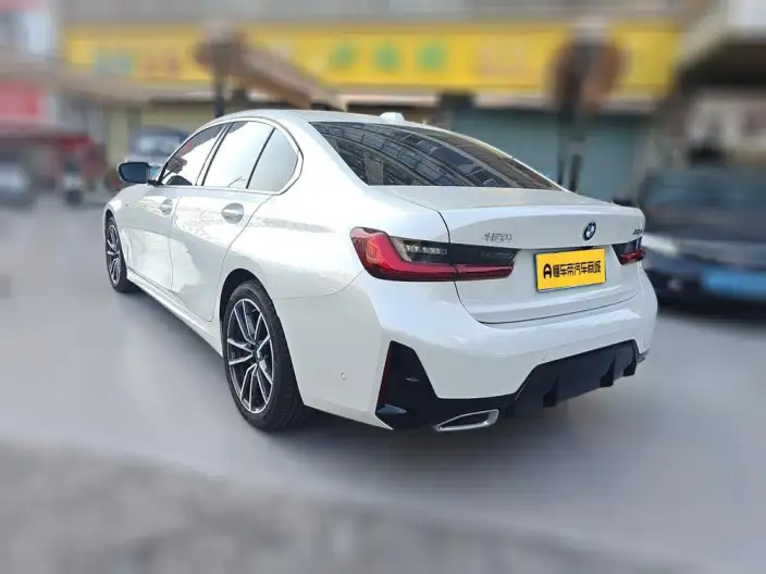 BMW 3 Series 2026 Model 325i M Sports Set – фото 4