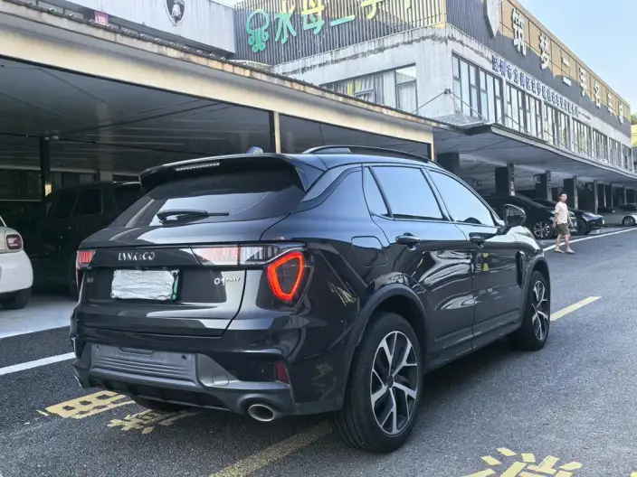 Lynk & Co 01 EM-P 2022 Model 1.5TD Plus – фото 6