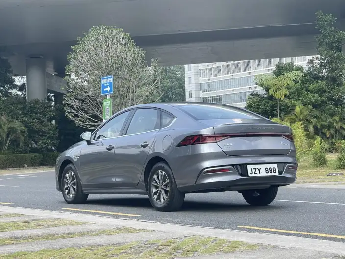 BYD Qin PLUS DM 2023 Model DM-i Champion Edition 55KM Leading Model – фото 5