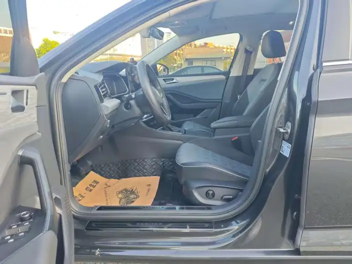 Volkswagen Sagitar 2024 Model 300TSI DSG Superior Edition – фото 8
