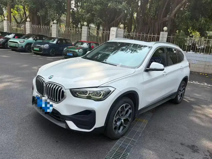BMW X1 2022 Model sDrive25Li Leading Model – фото 1
