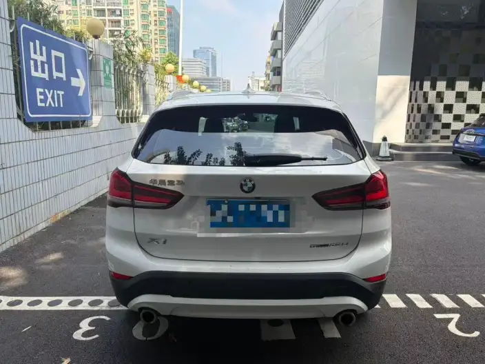 BMW X1 2022 Model sDrive25Li Leading Model – фото 2