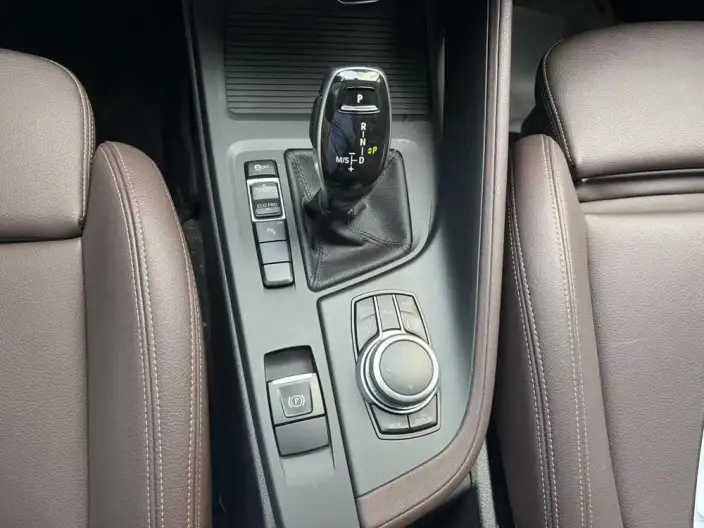 BMW X1 2022 Model sDrive25Li Leading Model – фото 9