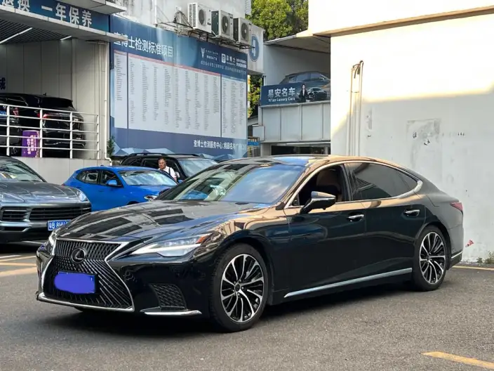 Lexus LS 2021 Model 500h Deluxe Edition – фото 1