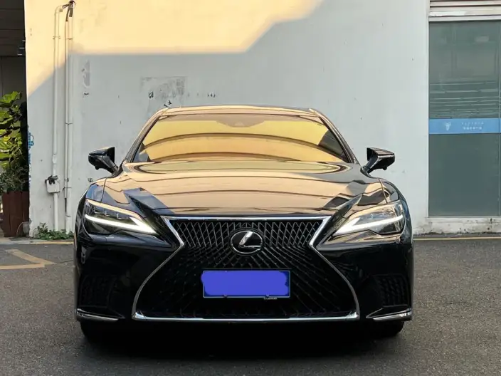 Lexus LS 2021 Model 500h Deluxe Edition – фото 2