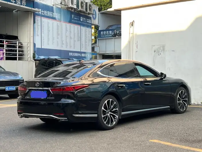 Lexus LS 2021 Model 500h Deluxe Edition – фото 4