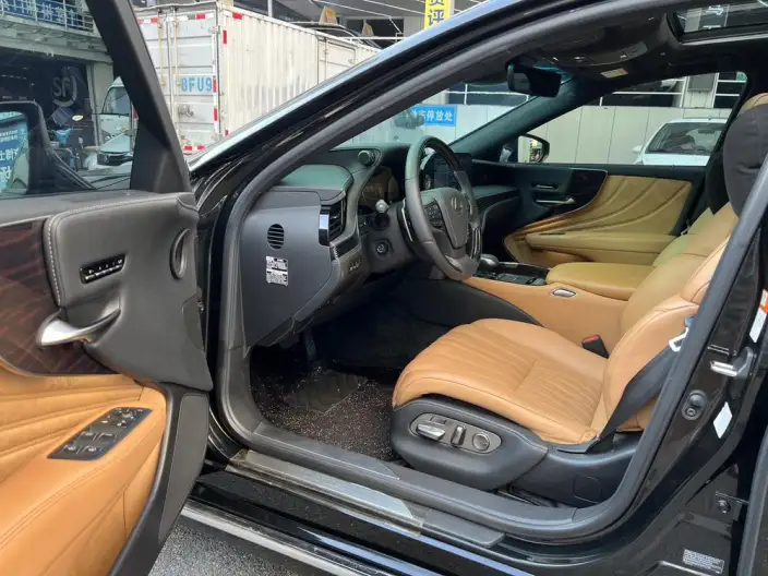 Lexus LS 2021 Model 500h Deluxe Edition – фото 8